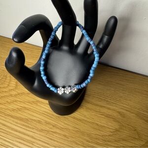 Glass Elastic Beaded Bracelet Blue Metal Silver Plated Flowers